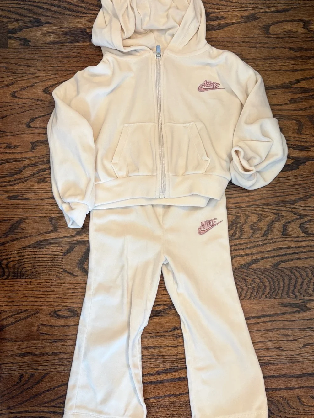 Nike Kids Cream Sweatpants & Hoodie Set with Pink Logo